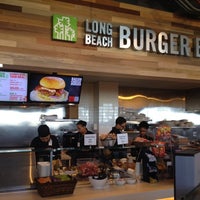 Снимок сделан в Long Beach Burger Bar пользователем Moran K. 5/30/2014