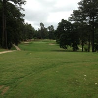 Foto tirada no(a) Southern Pines Golf Club por Two B. em 6/2/2013
