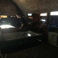 Das Foto wurde bei Arcade Bar von Oliver K. am 12/28/2015 aufgenommen