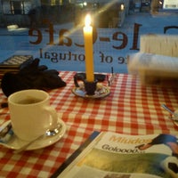 11/8/2012 tarihinde Alisa Z.ziyaretçi tarafından Cale-Cafe'de çekilen fotoğraf