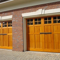 4/9/2014 tarihinde Raynor Garage Doors &amp;amp; Gates Of Lexingtonziyaretçi tarafından Raynor Garage Doors &amp;amp; Gates Of Lexington'de çekilen fotoğraf