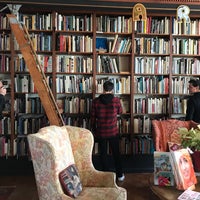 2/27/2018にJoshua M.がLoganberry Booksで撮った写真