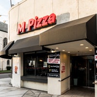 Foto diambil di M Pizza oleh M Pizza pada 3/1/2017