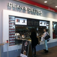 Photo taken at DEAN &amp; DELUCA by Wendy T. on 11/16/2012