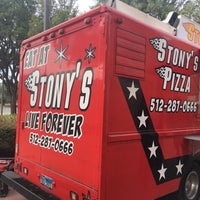 Das Foto wurde bei Stony&amp;#39;s Pizza Truck von Carlos R. am 12/8/2016 aufgenommen