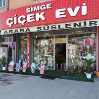 Photo taken at Simge Çiçek Evi by Mustafa İlker Ö. on 4/10/2014