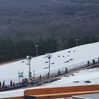 Снимок сделан в Camelback Snowtubing пользователем Tynia C. 2/12/2023