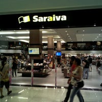 Foto tirada no(a) Saraiva MegaStore por Francisco Ramis d. em 3/2/2013