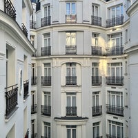 Das Foto wurde bei Maison Astor Paris, Curio Collection by Hilton von Ilkka P. am 7/30/2022 aufgenommen