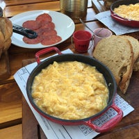 12/31/2016 tarihinde Jo P.ziyaretçi tarafından Fume Neighborhood Eatery Downtown'de çekilen fotoğraf