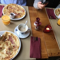 3/31/2017 tarihinde Rani V.ziyaretçi tarafından Restaurant - Grillhouse -Tearoom Jan van Eyck'de çekilen fotoğraf