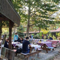 รูปภาพถ่ายที่ Gönül Sofrası Bungalov Otel &amp;amp; Restaurant โดย E🧿B🧿U🧿Ş ♏. เมื่อ 10/19/2019