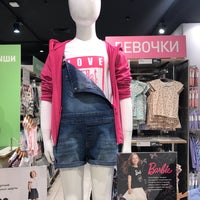 Photo taken at UNIQLO by Настя С. on 5/17/2017