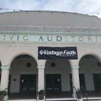 Photo taken at Santa Cruz Civic Auditorium by Dan on 3/31/2018