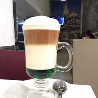 1/25/2019 tarihinde Laura G.ziyaretçi tarafından Café Madrid'de çekilen fotoğraf