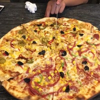 Das Foto wurde bei Pizza A Casa von Onur am 10/17/2018 aufgenommen