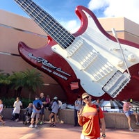 Photo taken at Rock &amp;#39;N&amp;#39; Roller Coaster Starring Aerosmith by Jamil C. on 1/6/2015