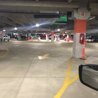 Das Foto wurde bei PreFlight Airport Parking von Johnathan am 10/30/2018 aufgenommen
