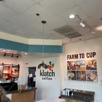 รูปภาพถ่ายที่ Klatch Coffee โดย Johnathan เมื่อ 2/4/2023