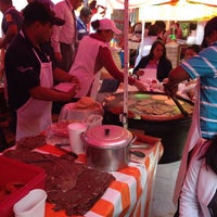 Photo taken at Tianguis Cardiologia by Boll E. on 12/9/2014