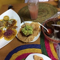 5/4/2016 tarihinde Jinny Melissa F.ziyaretçi tarafından Totopos Restaurante Mexicano'de çekilen fotoğraf