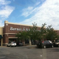 Photo taken at Barnes &amp;amp; Noble by Frank M. on 7/29/2014