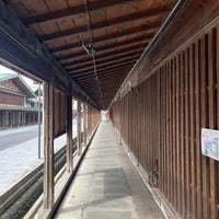 Photo taken at 中町こみせ通り by 猫bot on 5/7/2023