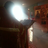 รูปภาพถ่ายที่ St. Nicholas Russian Orthodox Church โดย Zacchaeus N. เมื่อ 7/12/2013