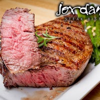 Foto diambil di Jordans Steak Bistro oleh Jordans Steak Bistro pada 4/14/2014