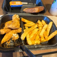 Photo taken at Zaxby&amp;#39;s Chicken Fingers &amp;amp; Buffalo Wings by Paulette B. on 3/22/2022