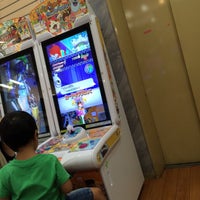 Photo taken at GAME GOOSE 武蔵小山店 by Mizuho on 5/29/2014