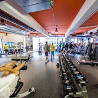 Foto tirada no(a) Fitness Hut por Fitness Hut em 6/16/2015