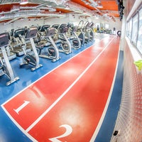 Foto tirada no(a) Fitness Hut por Fitness Hut em 6/16/2015