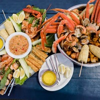 Das Foto wurde bei Crusty Crab Fish Market and Restaurant von Crusty Crab Fish Market and Restaurant am 8/21/2018 aufgenommen