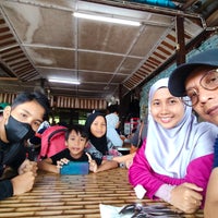 Photo taken at Warung Bunian by Rianto S. on 12/26/2022