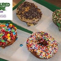 รูปภาพถ่ายที่ Fractured Prune Doughnuts AZ โดย Fractured Prune Doughnuts AZ เมื่อ 7/6/2014
