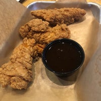 Photo taken at Buffalo Wild Wings by 𝓡andal . on 6/1/2019