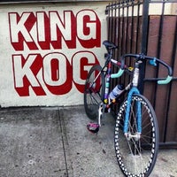 รูปภาพถ่ายที่ King Kog โดย Kris R. เมื่อ 9/27/2013