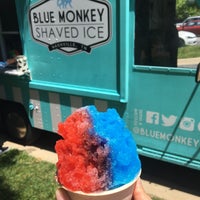 Foto scattata a Blue Monkey Shaved Ice da Kseniia L. il 5/15/2017