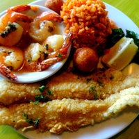 Das Foto wurde bei Noisy Oyster Seafood Restaurant von Noisy Oyster Seafood Restaurant am 4/17/2014 aufgenommen