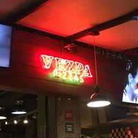 Photo taken at Vezpa Pizzas by Mauricio X. on 8/13/2016