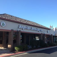 Foto tirada no(a) Hopvine Brewing Company por Hopvine Brewing Company em 4/29/2014