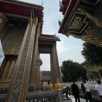 Photo taken at Wat Ratchabophit by Gabpy J. on 10/10/2023