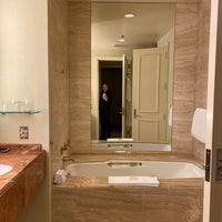Foto diambil di Signia by Hilton San Jose oleh Gene X. pada 2/11/2020
