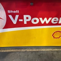 Foto diambil di Shell oleh Gene X. pada 1/20/2020
