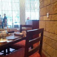 Das Foto wurde bei Cast Iron Restaurant von keith k. am 7/28/2012 aufgenommen