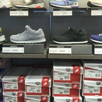 New Balance りんくうプレミアムアウトレット 199 Visitors