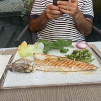 Foto diambil di Sunmare Balık Restaurant oleh Nurdan K. pada 7/5/2021