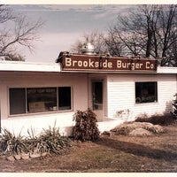 5/7/2014 tarihinde Brookside Burger Co.ziyaretçi tarafından Brookside Burger Co.'de çekilen fotoğraf
