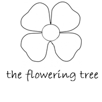 รูปภาพถ่ายที่ The Flowering Tree โดย The Flowering Tree เมื่อ 4/18/2014